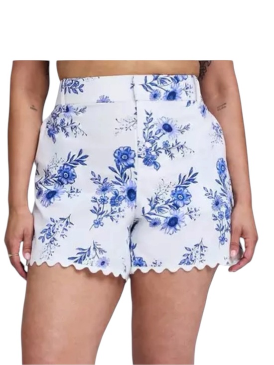 torrid Pants - Torrid size 12 belle isle White Floral Scallop-Hem Women's Shorts Blue Print